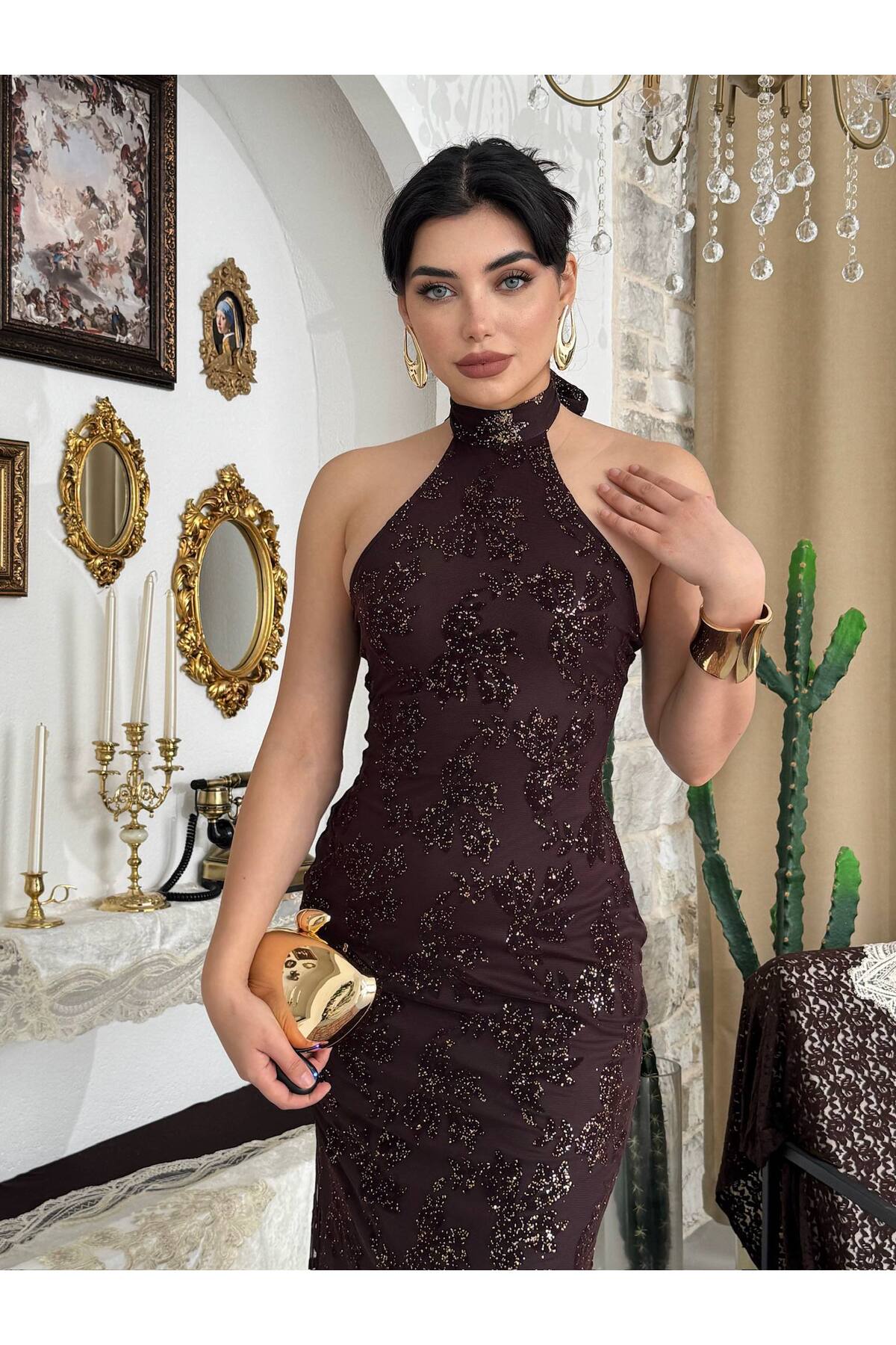 Gold Işıltılı Boyundan Bağlamalı Gece Elbisesi