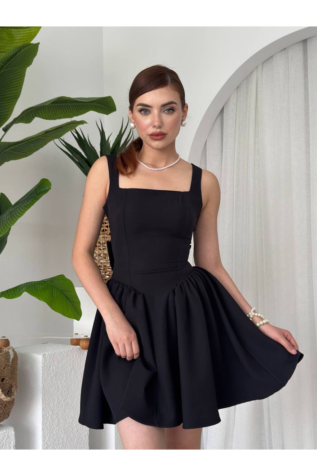 Siyah Fiyonk Detaylı Mini Elbise - Görsel 2