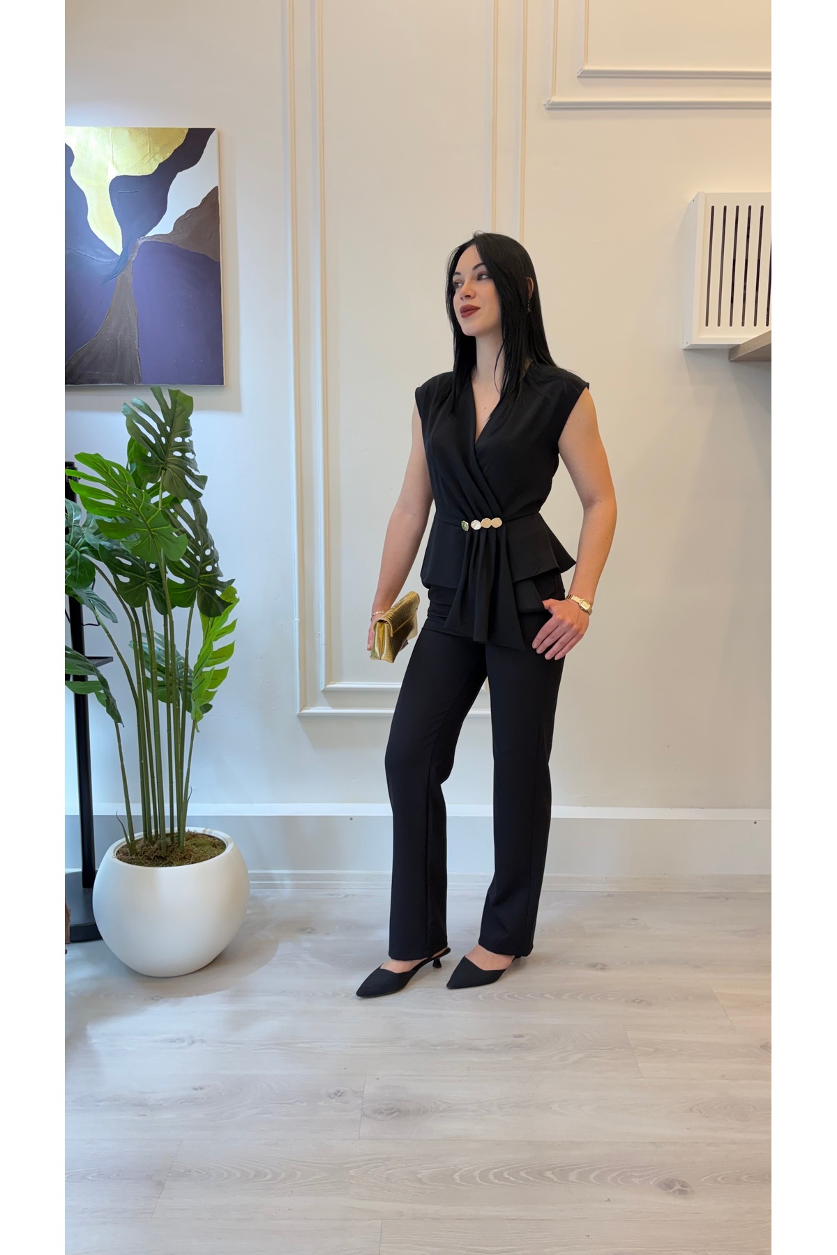 Beyaz Drapeli Gold Düğme Detaylı Bluz - Görsel 4